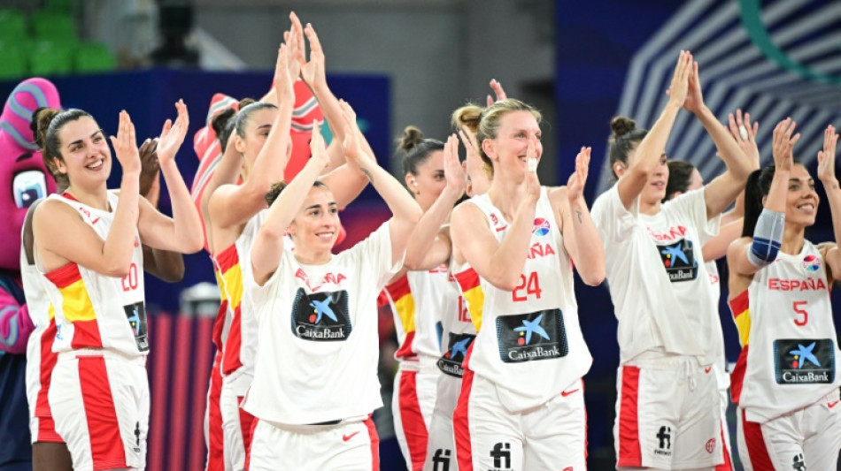 España gana 76-60 a Grecia y pasa a cuartos del Eurobasket femenino