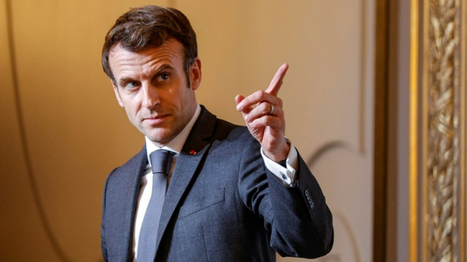 Macron encabeza claramente los sondeos en Francia