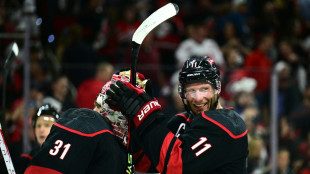 NHL: Carolina und Colorado ziehen ins Viertelfinale ein