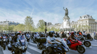 Tausende Motorradfahrer demonstrieren in Paris gegen neue TÜV-Pflicht