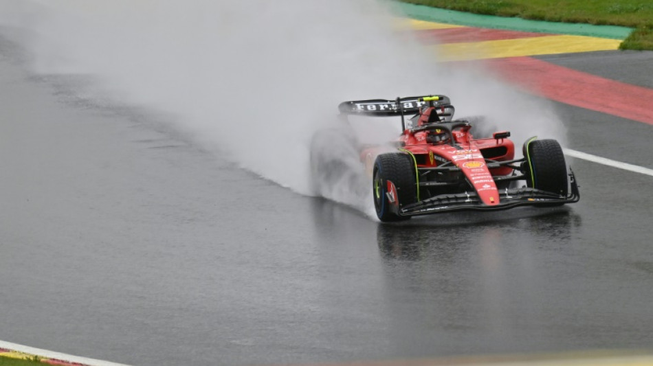 Sainz domina bajo la lluvia los únicos ensayos antes de las calificaciones del GP de Bélgica