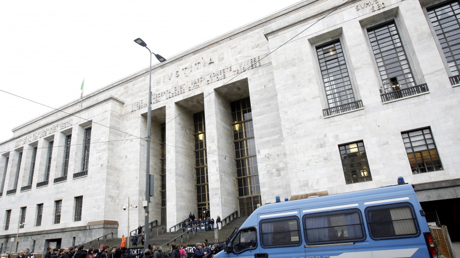 Abusi edilizi, in 8 a processo per la Torre Milano