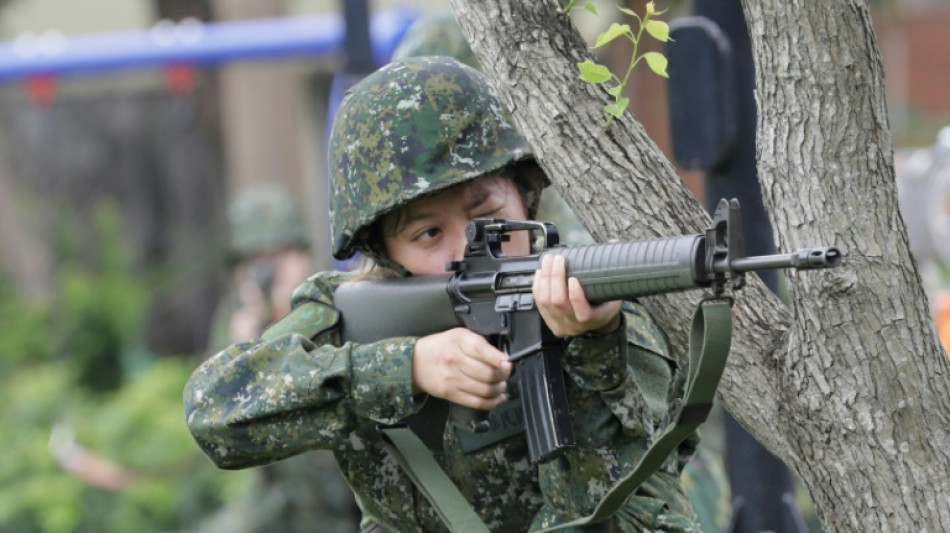 Taiwán organiza un primer entrenamiento de mujeres reservistas del ejército