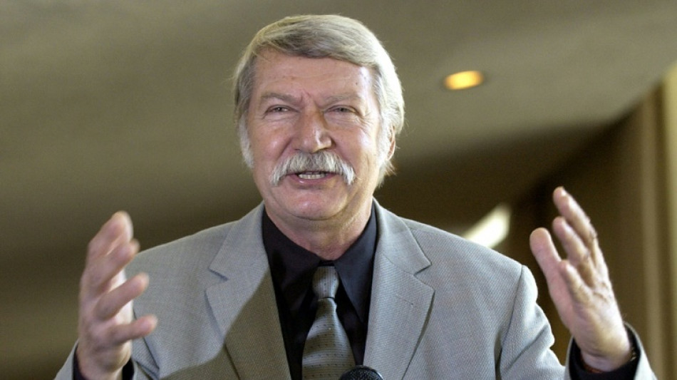 Famed gymastics coach Bela Karolyi dies