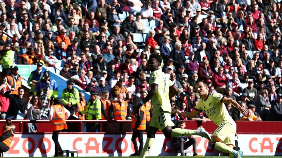 Saka sends Arsenal closer to Champions League return