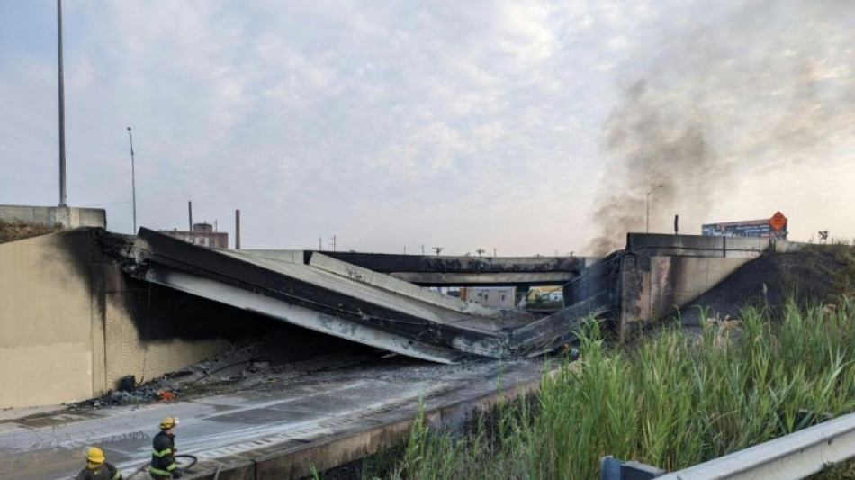 Parte de movimentada rodovia desaba na Filadélfia, nos EUA