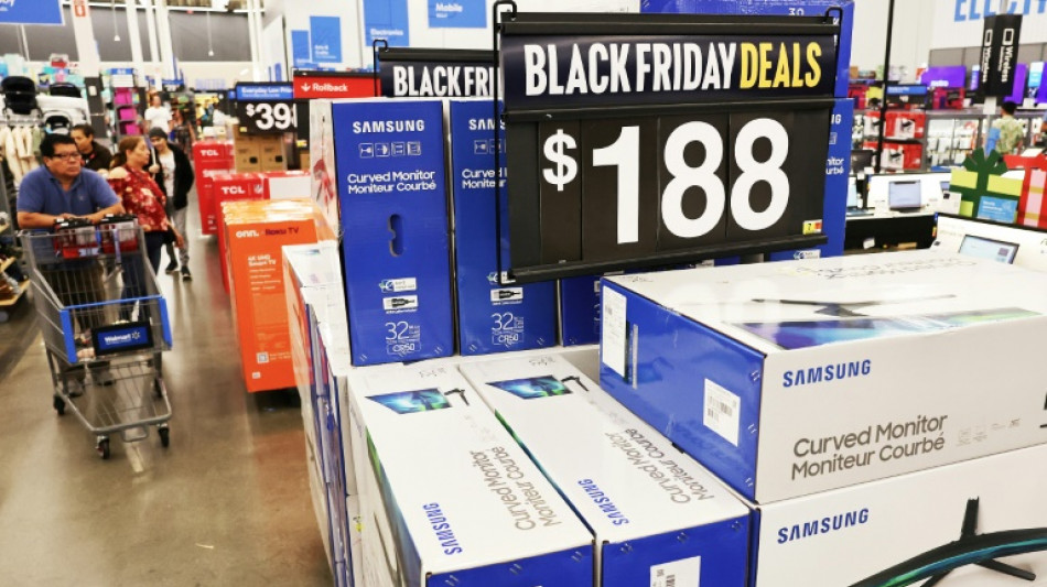 US consumers to bargain hunt in annual 'Black Friday' spree 