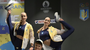 Las bombas no apagan el sueño olímpico del dúo de gemelas ucranianas de natación artística