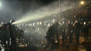 Protestos continuam na Turquia com sete jornalistas presos