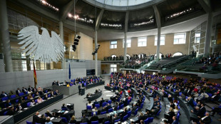 Bundestag billigt Schuldenpaket: Zweidrittelmehrheit klar erreicht