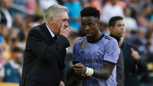 'LaLiga tem um problema com o racismo', afirma Ancelotti em defesa de Vini Jr