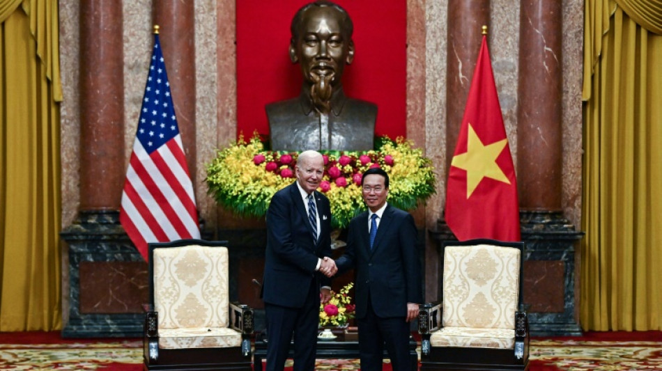 Biden cierra su visita a Vietnam con reuniones empresariales y homenajes