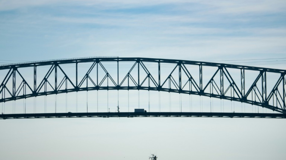 Von Schiff gerammt: Brücke in Baltimore im US-Bundesstaat Maryland eingestürzt