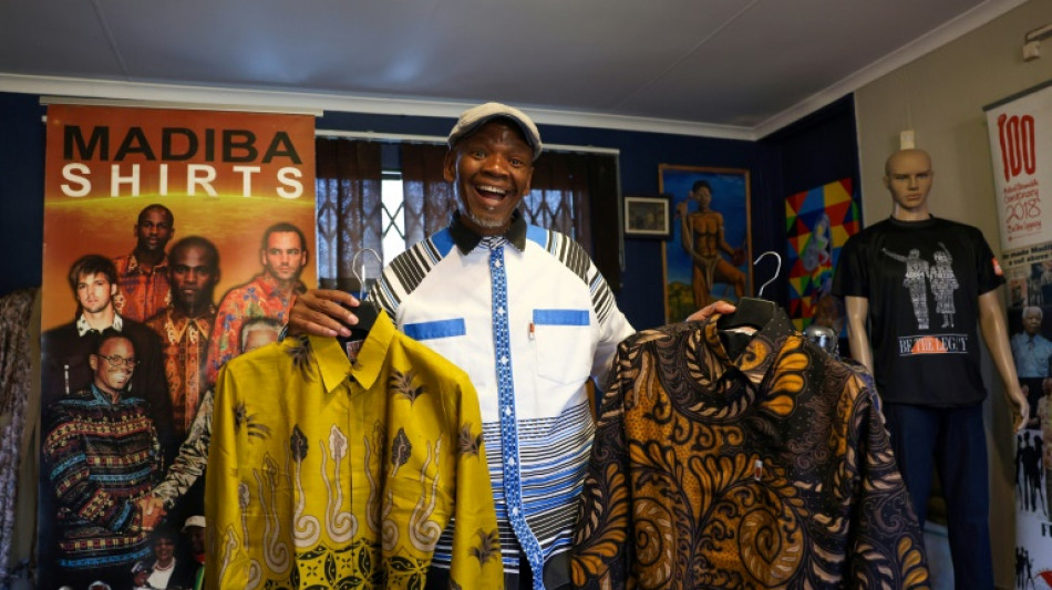 Camisas de Mandela seguem na moda na política sul-africana