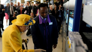 La nueva línea Isabelina del metro londinense abre con cuatro años de retraso