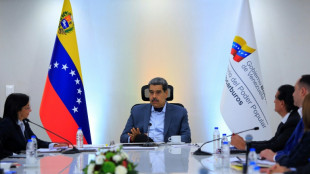 Maduro tiende "alfombra roja" a inversionistas petroleros tras salida de Chevron de Venezuela