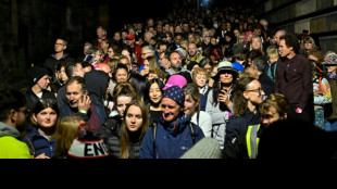 Avant Londres, les Britanniques se pressent à Edimbourg pour des adieux poignants à la reine