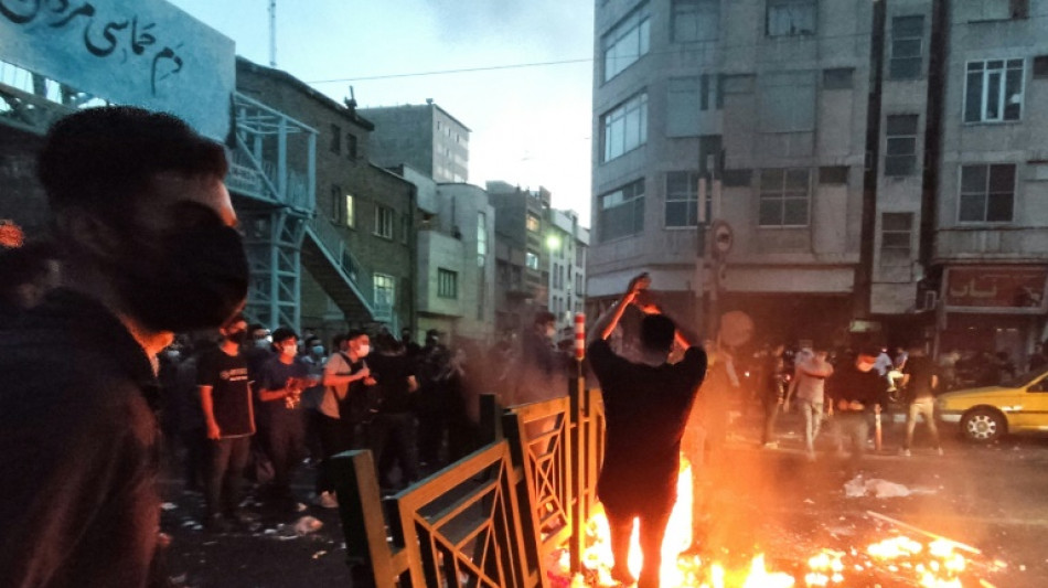 Iranische Behörden blockieren Onlinenetzwerke in Reaktion auf Proteste 