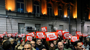 Serbia repetirá la votación en 30 colegios electorales tras las protestas