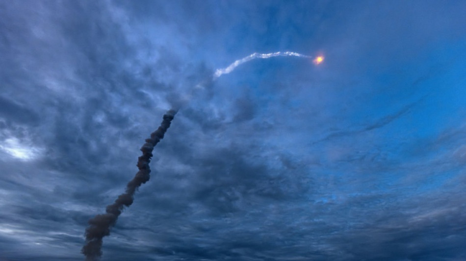 Cohete Ariane 5 coloca dos satélites en órbita en su vuelo de despedida