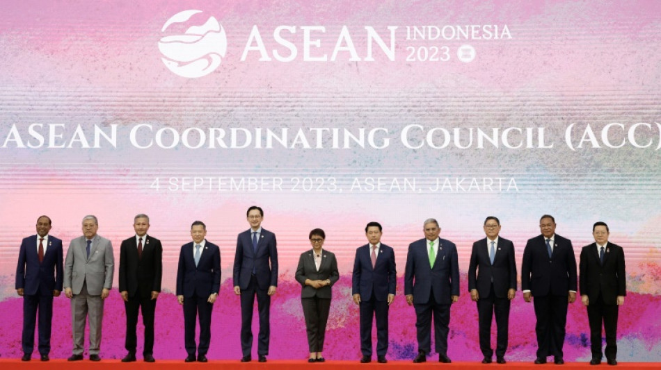 Líderes da Asean pedem à junta de Mianmar que interrompa ataques contra civis