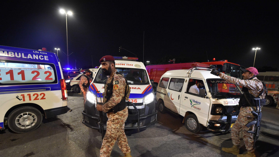 Sette morti in esplosione vicino a scuola in Pakistan, 5 bambini