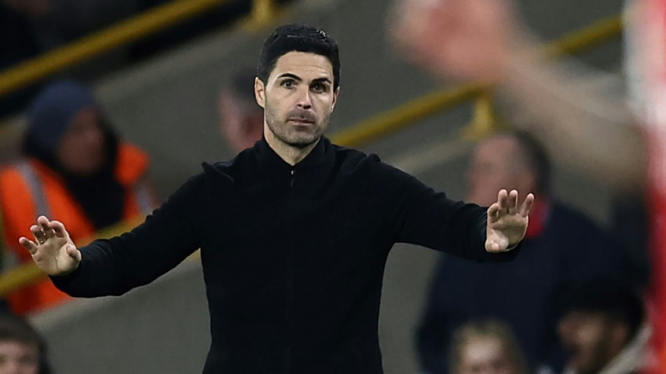 Arteta urges Arsenal to seize the moment in Premier League title race