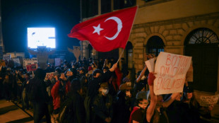 Turkey protesters fill streets, defying crackdown