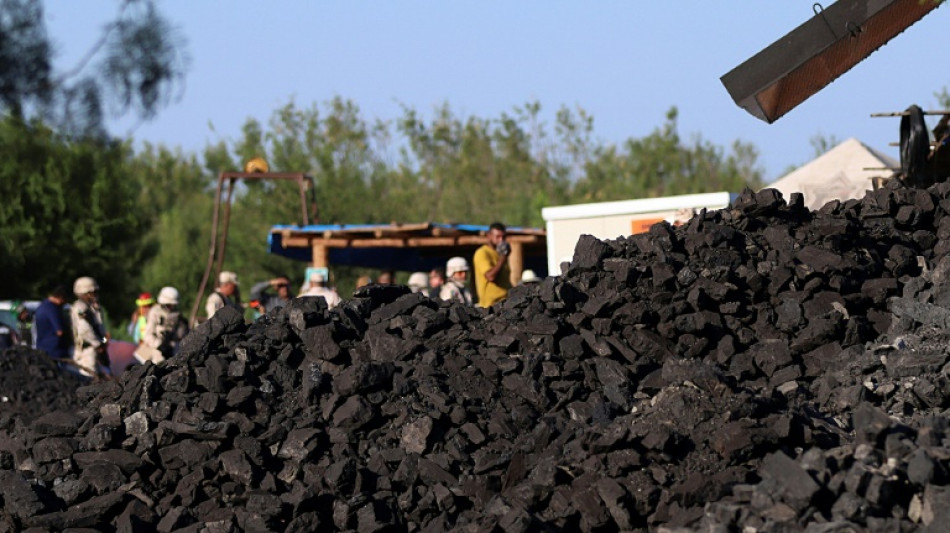 Rescatistas batallan para liberar a mineros atrapados tras el derrumbe de una mina en México