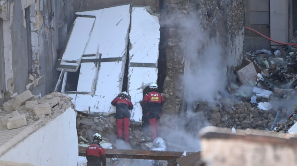 Death toll reaches six in French building collapse