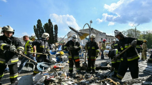 Ciudad del centro de Ucrania cuenta sus muertos mientras fuerzas rusas atacan en el este