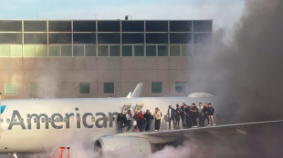 Una docena de heridos por un incendio en un avión tras aterrizar en EEUU