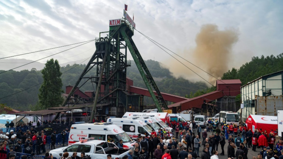 Explosion dans une mine en Turquie: 28 morts, une quinzaine de personnes piégées