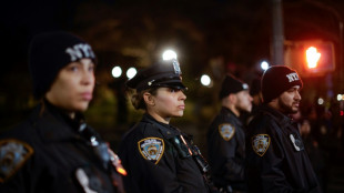 Seis feridos, um em estado grave, em ataque a tiros no metrô de NY