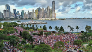 Presidente de Panamá ofrece consulta popular sobre mina, sin aplacar la protesta