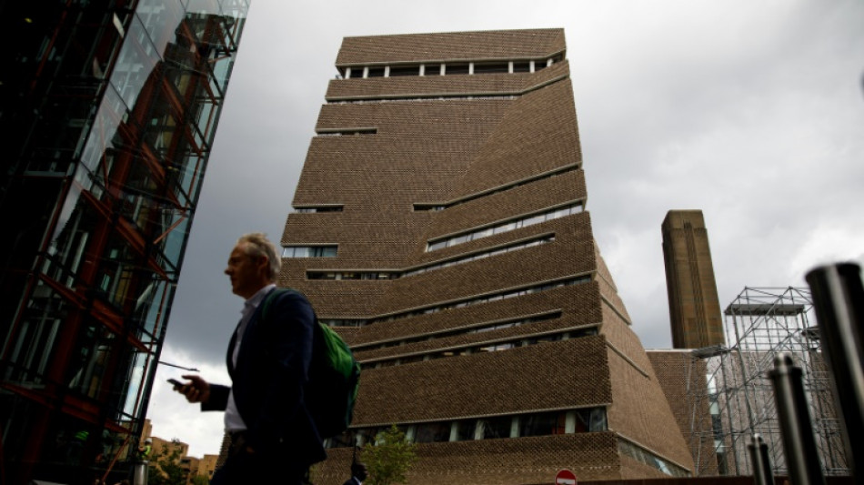 Flat owners overlooked by Tate Modern win privacy appeal