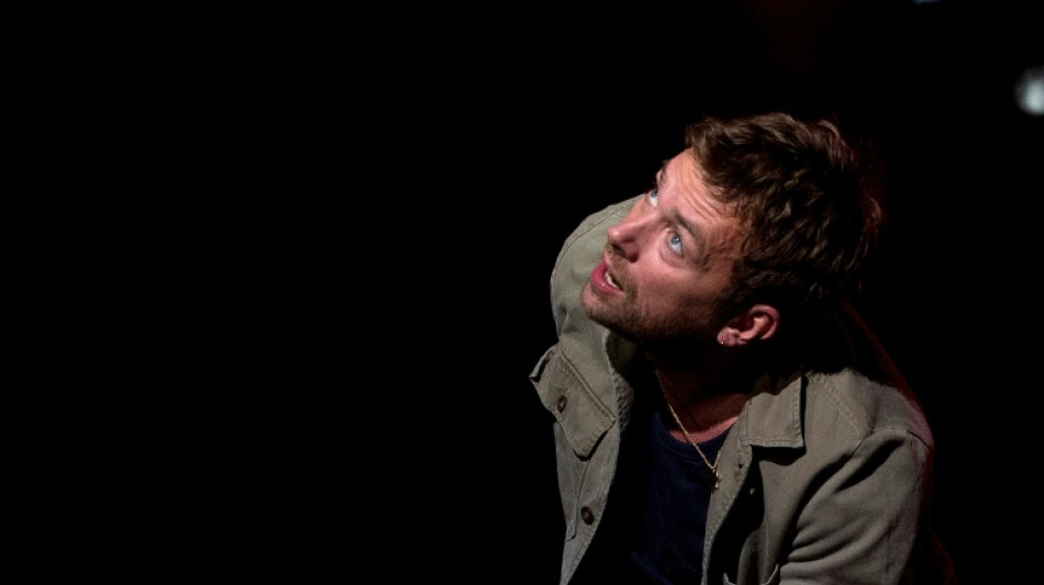 Yoga é melhor que heroína, afirma Damon Albarn, líder do Blur