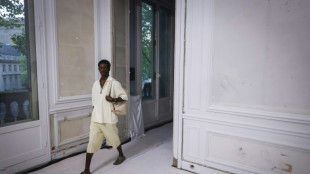 Zuecos, gorros campanudos y trajes con shorts, tendencias de la moda masculina en París