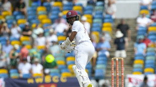 Brathwaite continues to make England toil in second Test