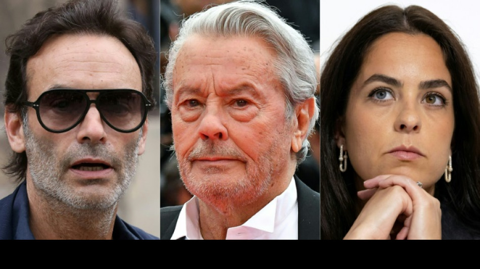 Ator francês Alain Delon e filhos trocam acusações e processos