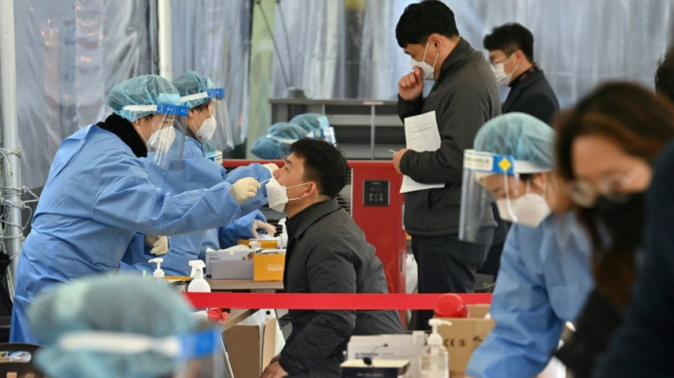 Face à une vague d'Omicron, la Corée du Sud change de stratégie sanitaire 