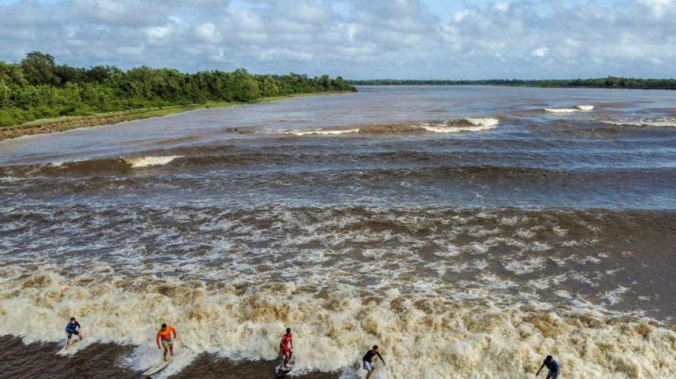 Domar a pororoca, um desafio para os surfistas na Amazônia legal