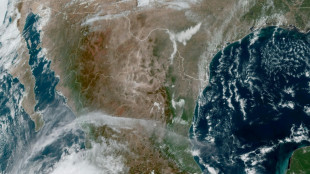 Costa del Pacífico de México se protege ante la llegada del huracán Roslyn