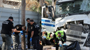 Israël: un camion percute une station de bus, 29 blessés selon la police