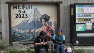 El turismo masivo hace erupción en el monte Fuji