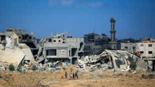 El ejército israelí bombardea Gaza después de una andanada de proyectiles lanzados hacia Israel