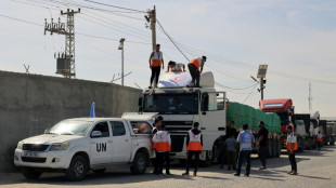 La ayuda humanitaria comienza a entrar en la asediada Franja de Gaza