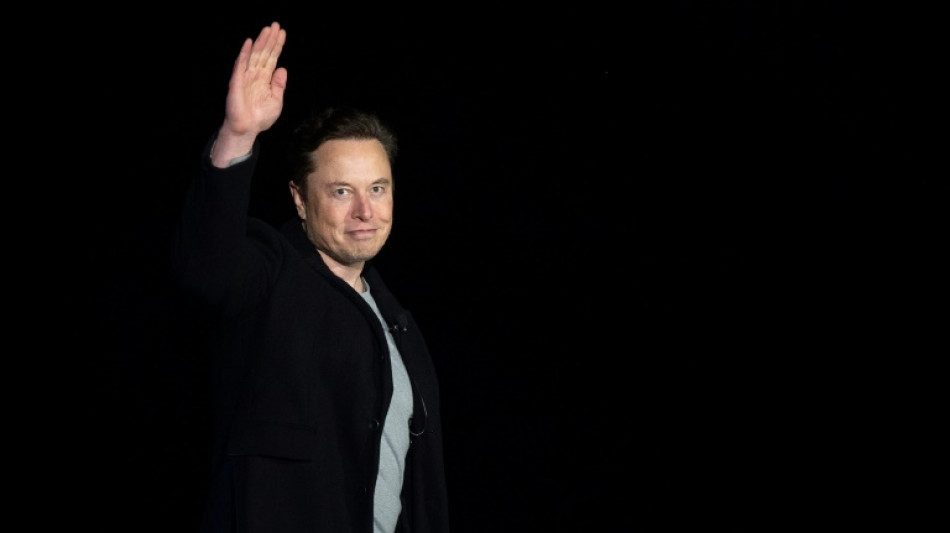 Hija trans de Elon Musk pide cambiar de nombre para cortar vínculos con su padre