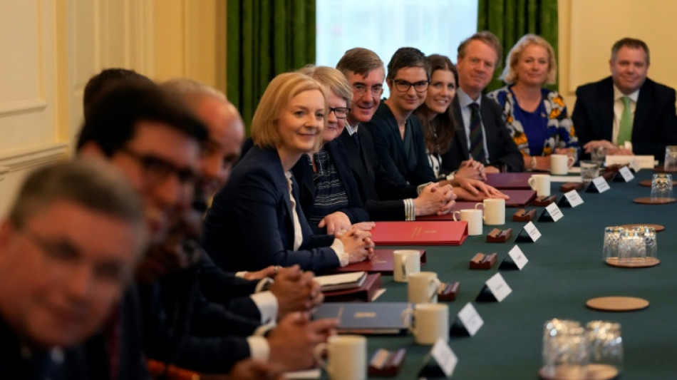 UK's new PM meets cabinet with economic package in prep