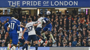 Chelsea shatter Spurs' top four bid